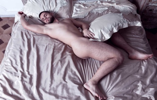 Beneficios de dormir desnudos